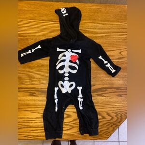 Black Skeleton Baby Onesie with Skeleton Design sz24mths